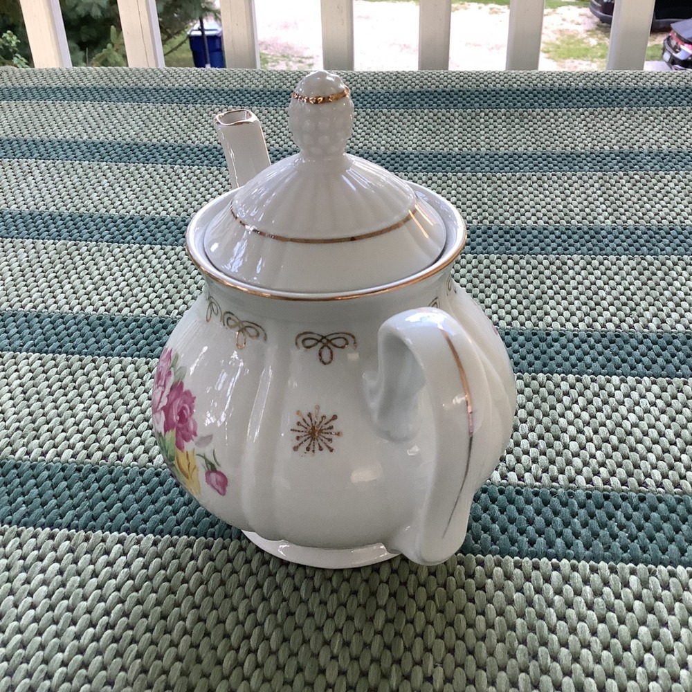 The Toscany Collection Fine China Teapot Floral Rose Gold Trim Japan Vintage